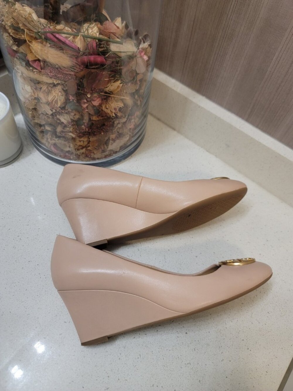 Tory Burch Leather Chelsea 65MM Medallion Wedge In Pink Size 8 - Picture 5 of 10